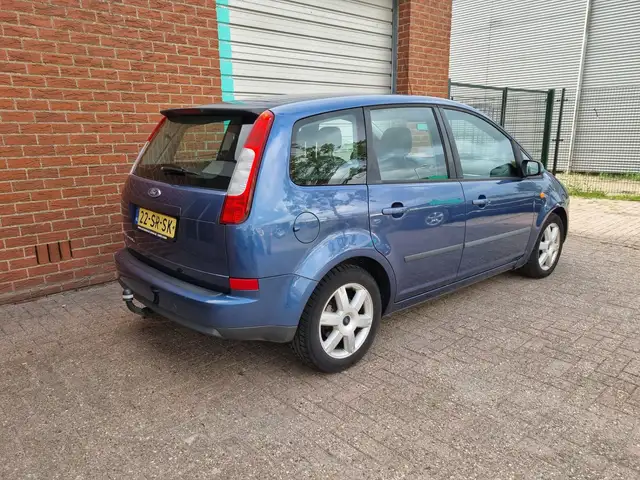 Ford Focus C-Max view 4