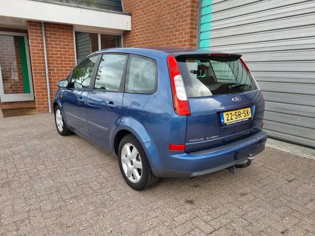 Ford Focus C-Max view 3