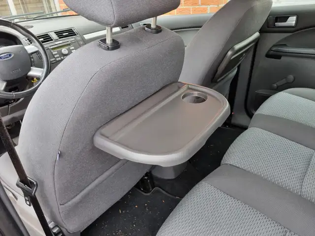 Ford Focus C-Max view 14