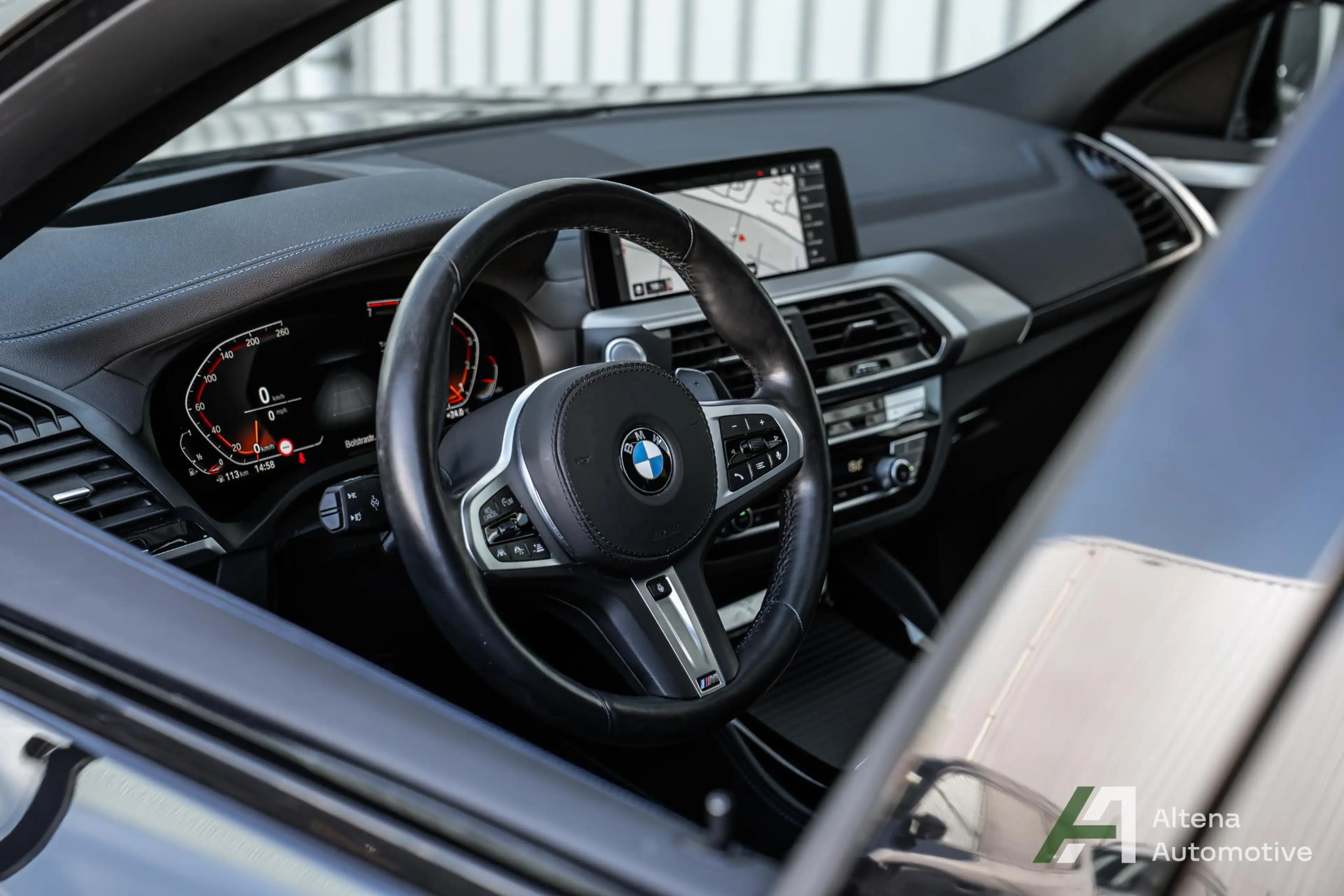 BMW X4 xDrive20i High Executive Edition M-sport, panorama — photo 5