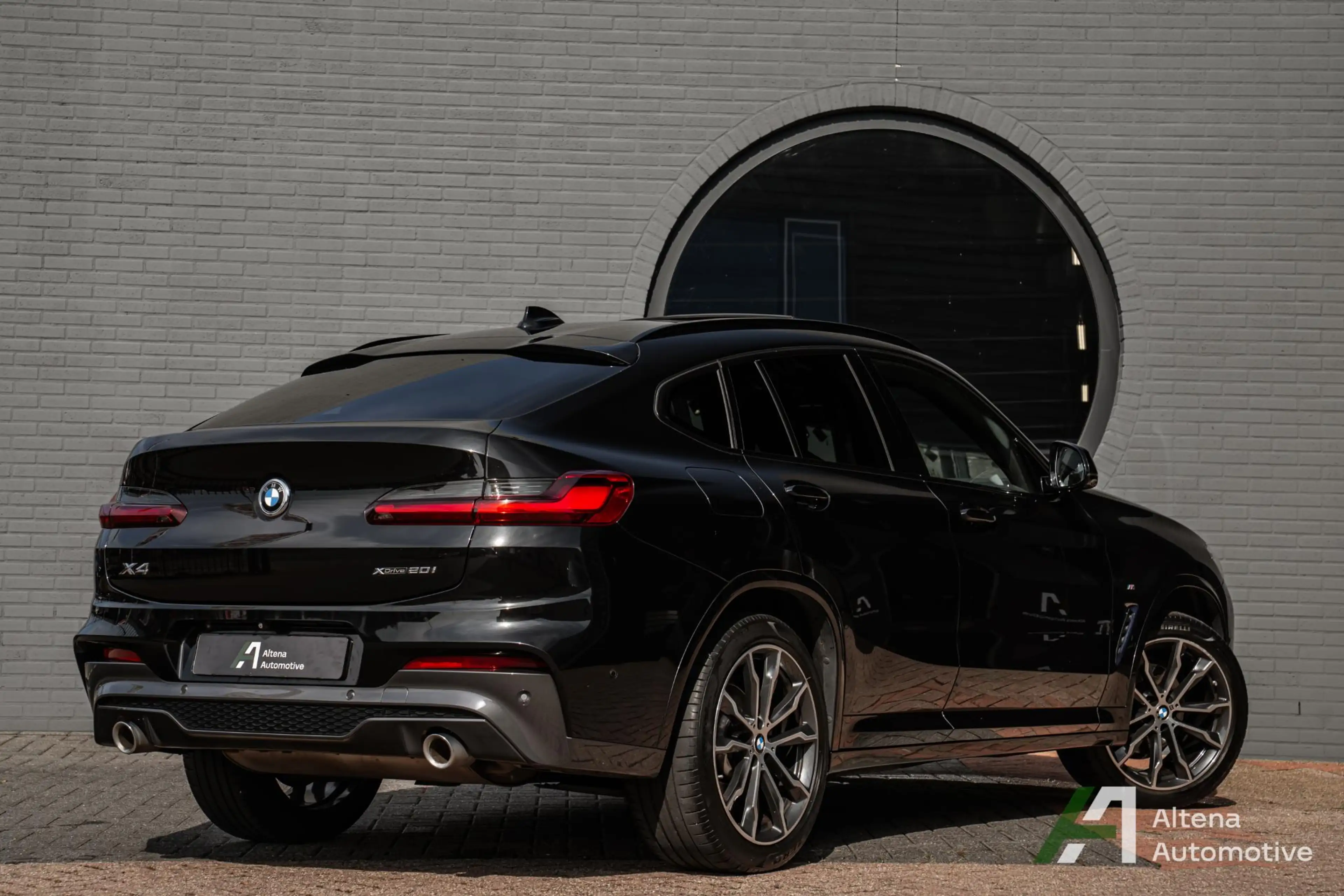BMW X4 xDrive20i High Executive Edition M-sport, panorama — photo 2
