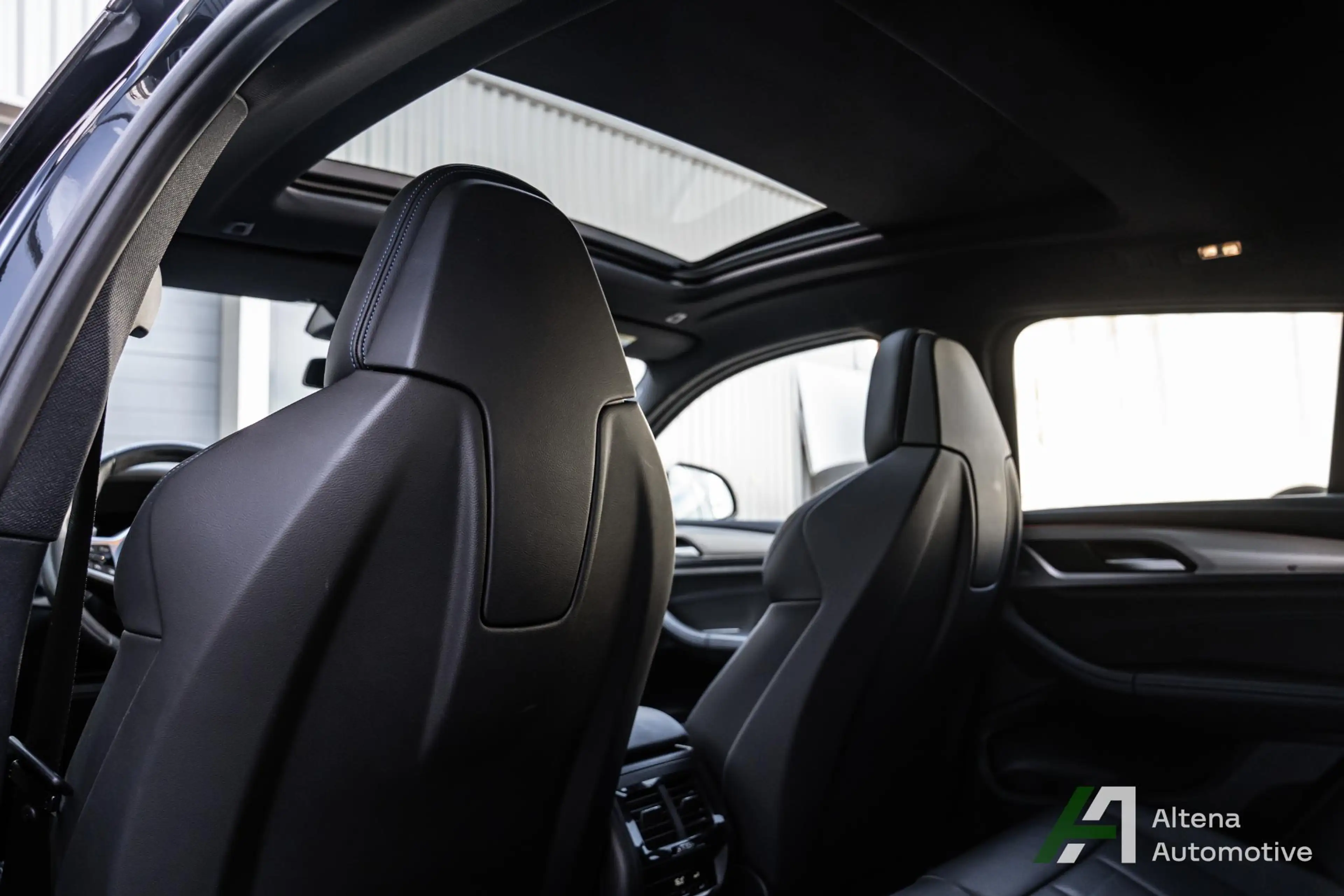 BMW X4 xDrive20i High Executive Edition M-sport, panorama — photo 13