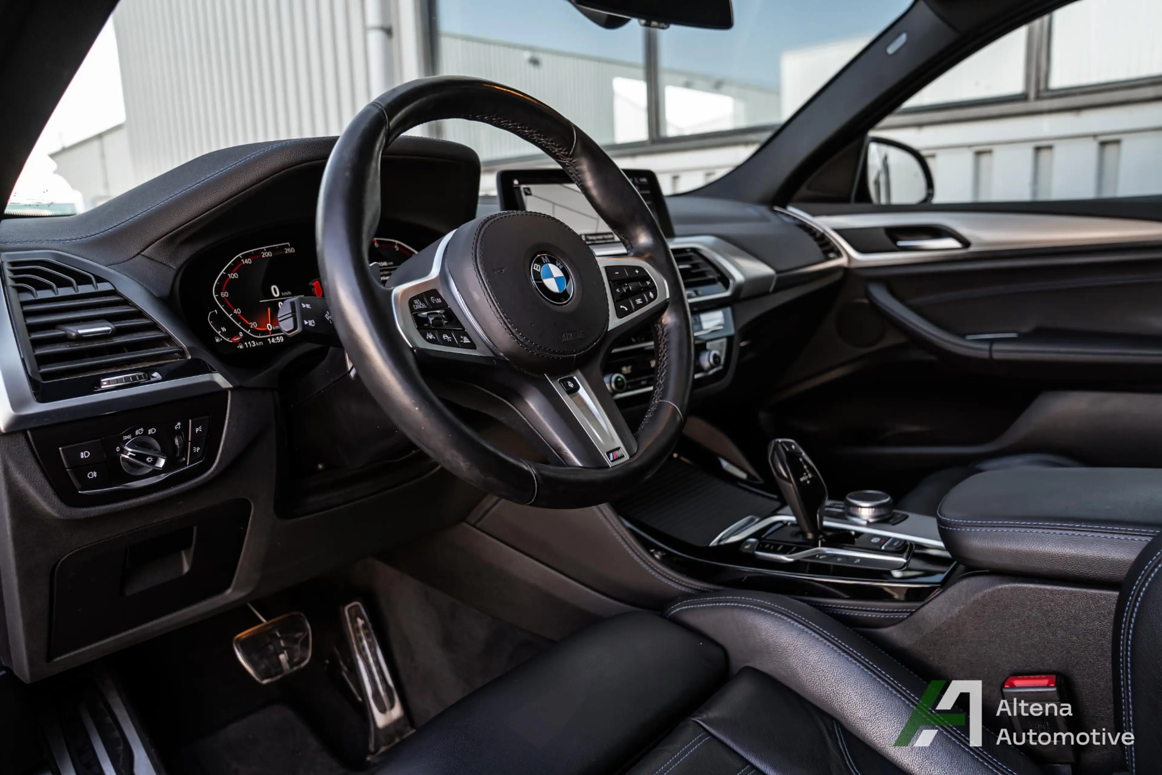 BMW X4 xDrive20i High Executive Edition M-sport, panorama — photo 11