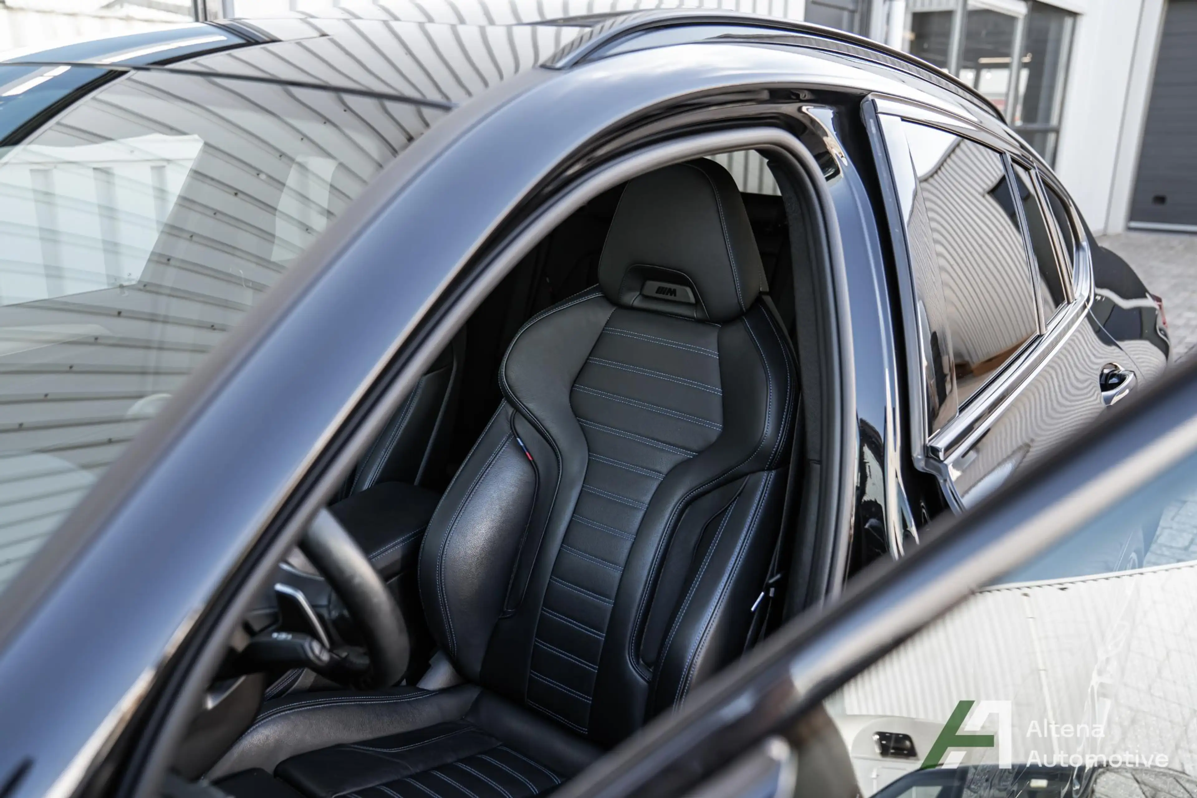 BMW X4 xDrive20i High Executive Edition M-sport, panorama — photo 6
