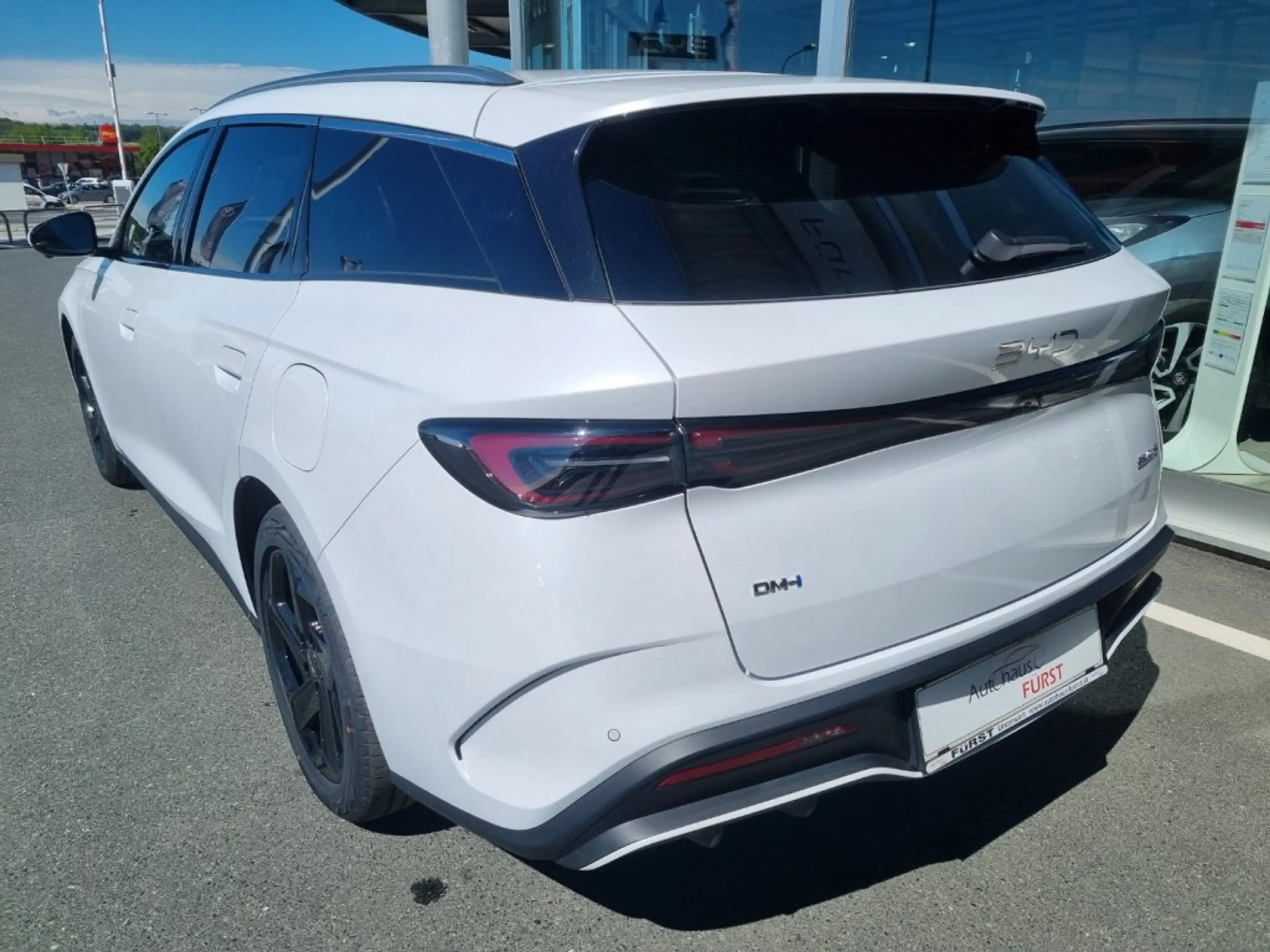 BYD Seal 6 DM-i Touring Comfort — photo 3