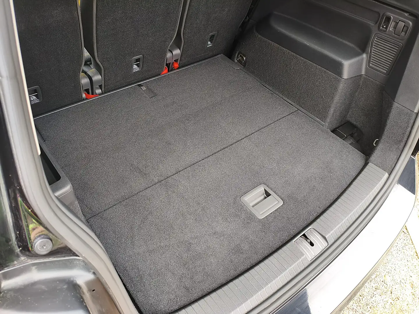 Volkswagen Touran 1,5 TSI ACT Friends Schwarz - 2