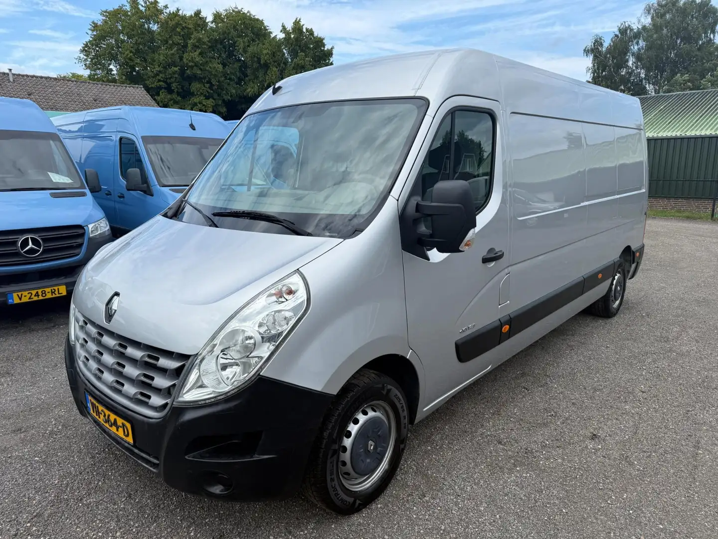 Renault Master T35 2.3 dCi 125PK L3H2 Airco Navigatie Cruise Gris - 1