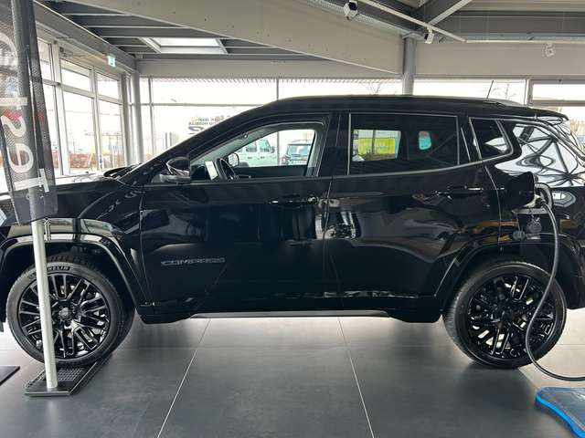 Imagine Jeep Compass S Plug-In Hybrid 4WD