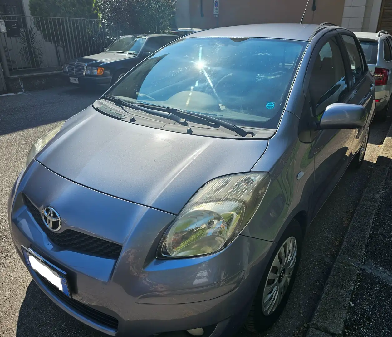 Toyota Yaris Yaris II 2005 5p 1.4 d-4d Sol dpf Nero - 1