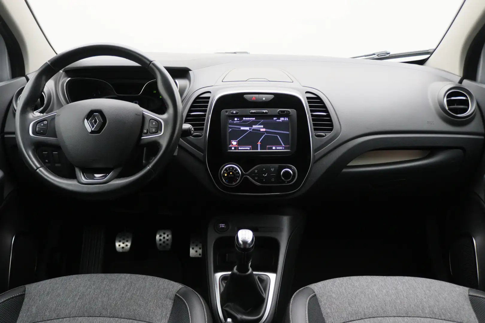 Renault Captur 0.9 TCe Intens Climate, Cruise, Navigatie, Bluetoo Grijs - 2