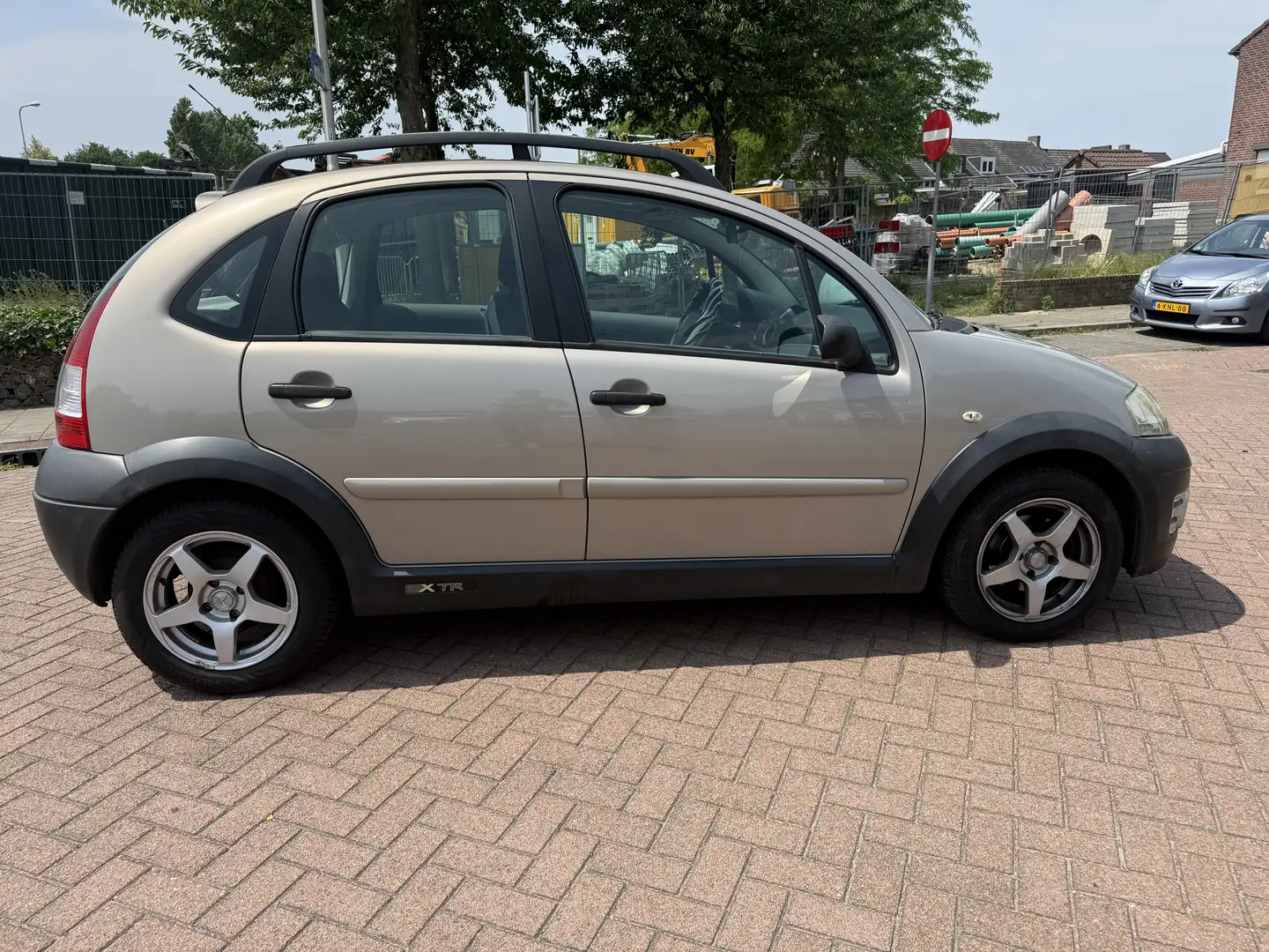 Citroen C3 1.4i X-TR Airco Glazendak Navi Cruise Clima 2006 Beige - 2