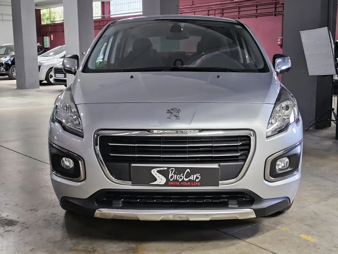 Peugeot 3008 1.6 BlueHDi Style 120 Szürke - 2