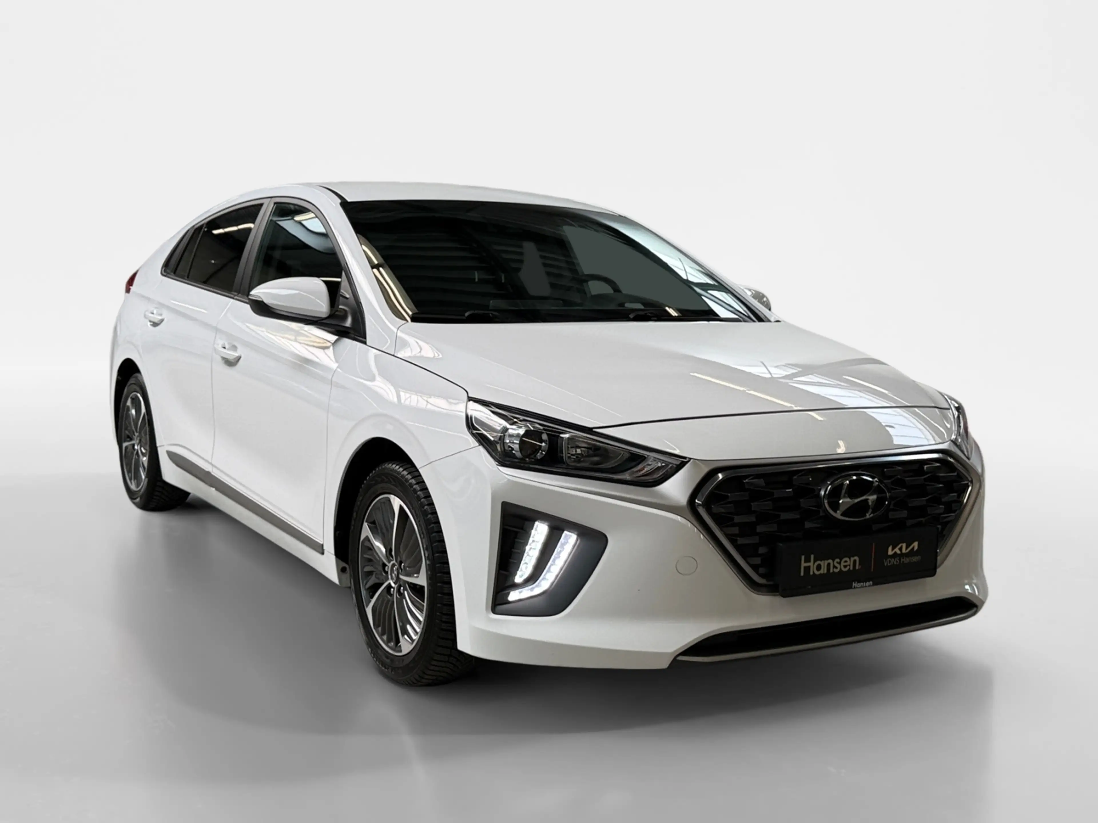 Hyundai IONIQ 1.6 GDi PHEV Comfort I CarPlay I Adaptive I Camera — photo 4