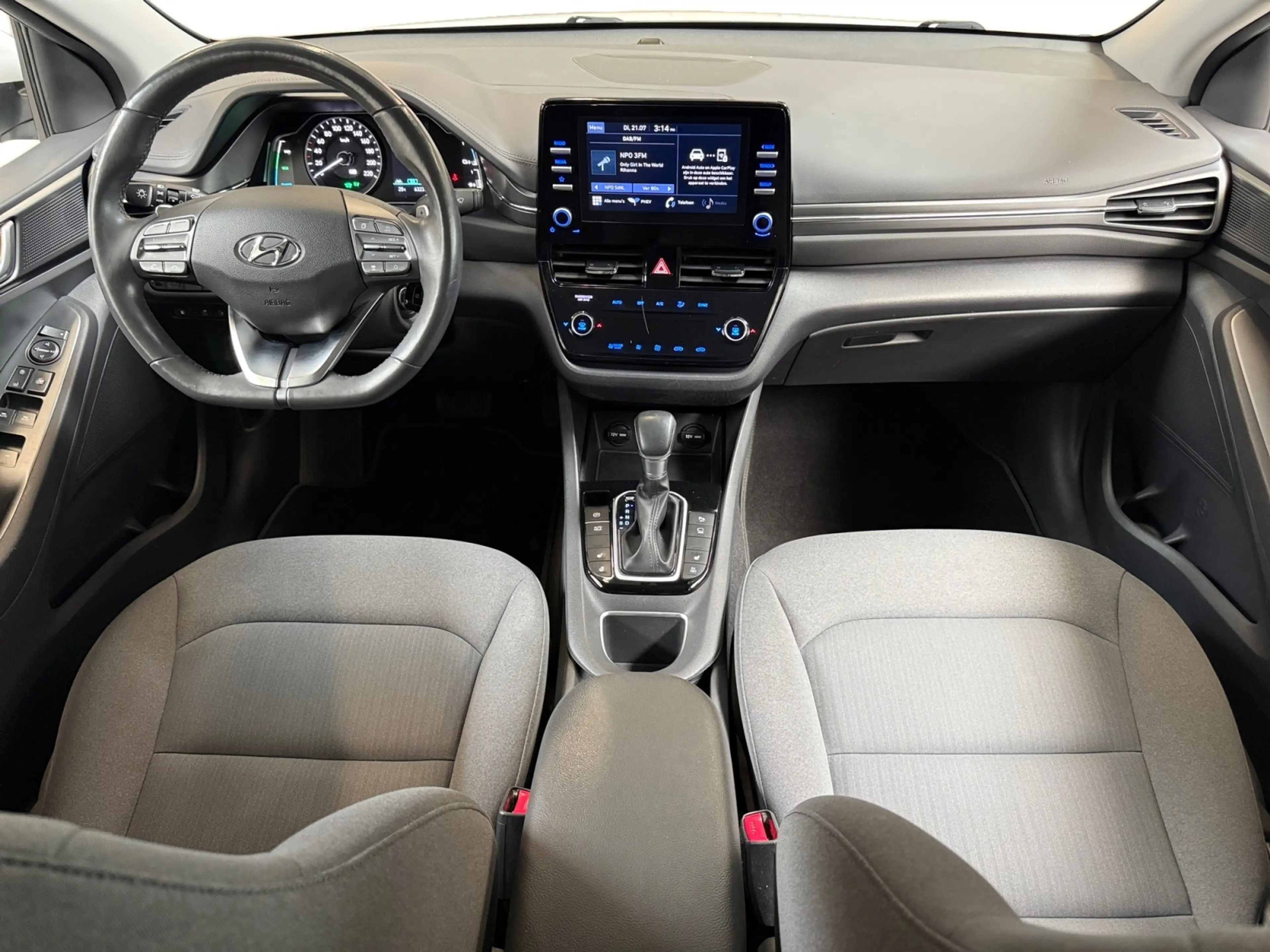 Hyundai IONIQ 1.6 GDi PHEV Comfort I CarPlay I Adaptive I Camera — photo 6