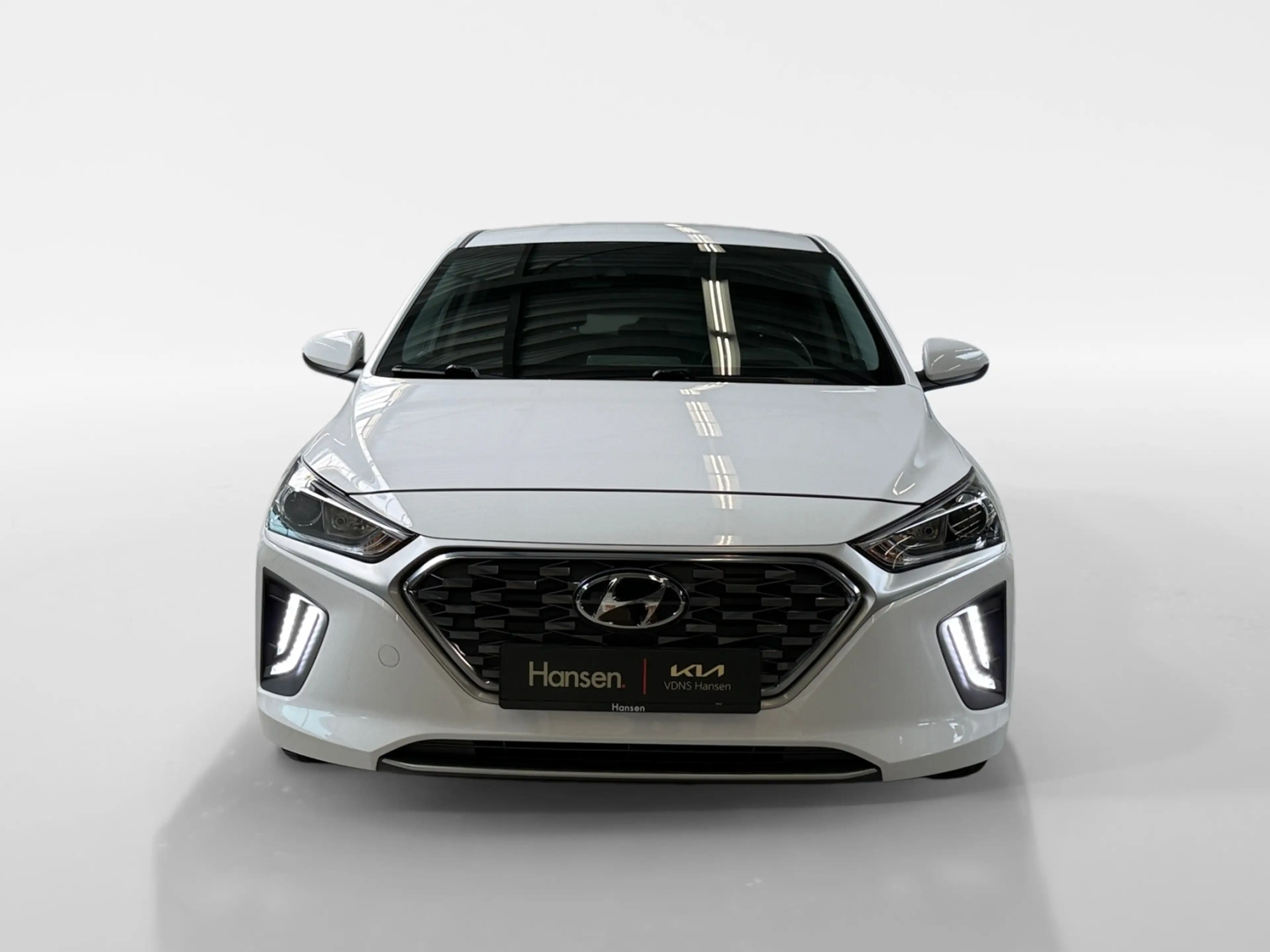 Hyundai IONIQ 1.6 GDi PHEV Comfort I CarPlay I Adaptive I Camera — photo 10