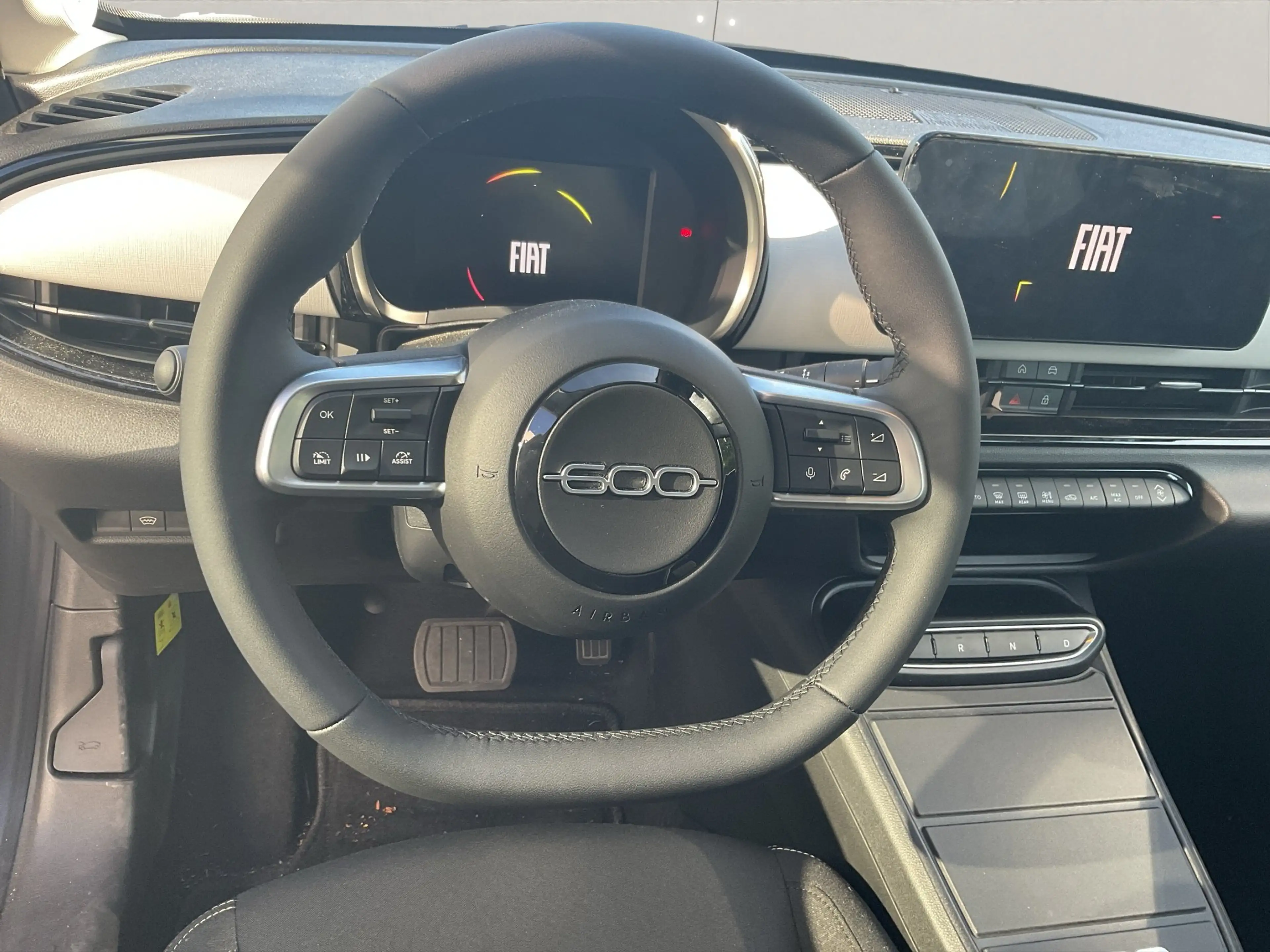 Fiat 600 Business Edt. Autom *Sitzhz+Allwetter+Kamera* — photo 9