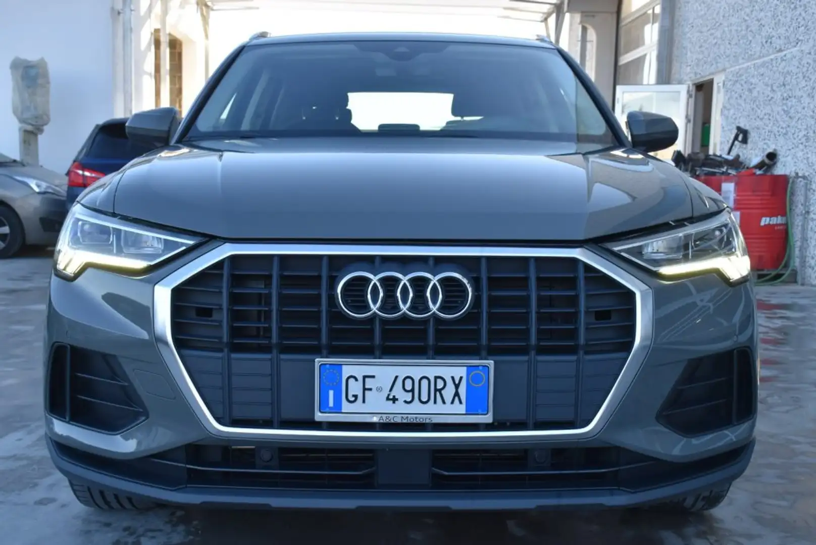 Audi Q3 35 TDI S tronic Business Gris - 2