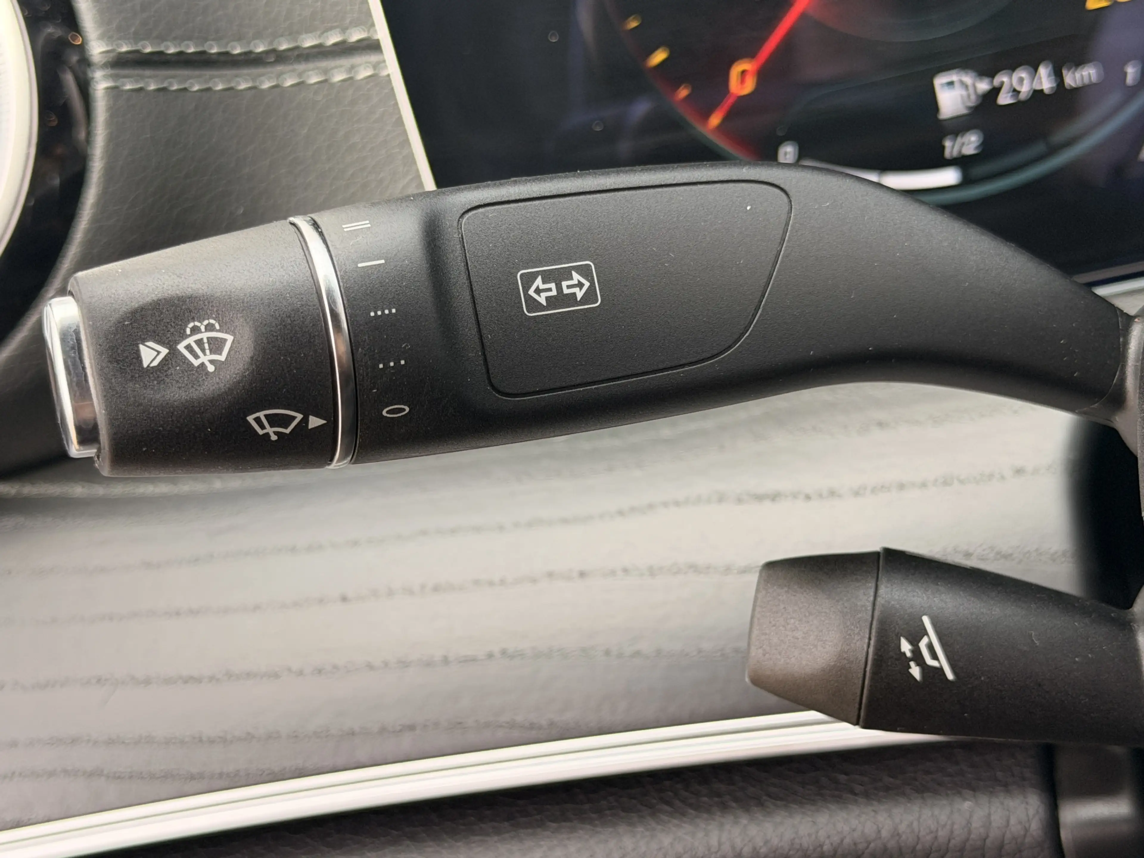Mercedes-Benz CLS 300 d 4M AMG Line *Night* Burmester* 360°*.. — photo 12