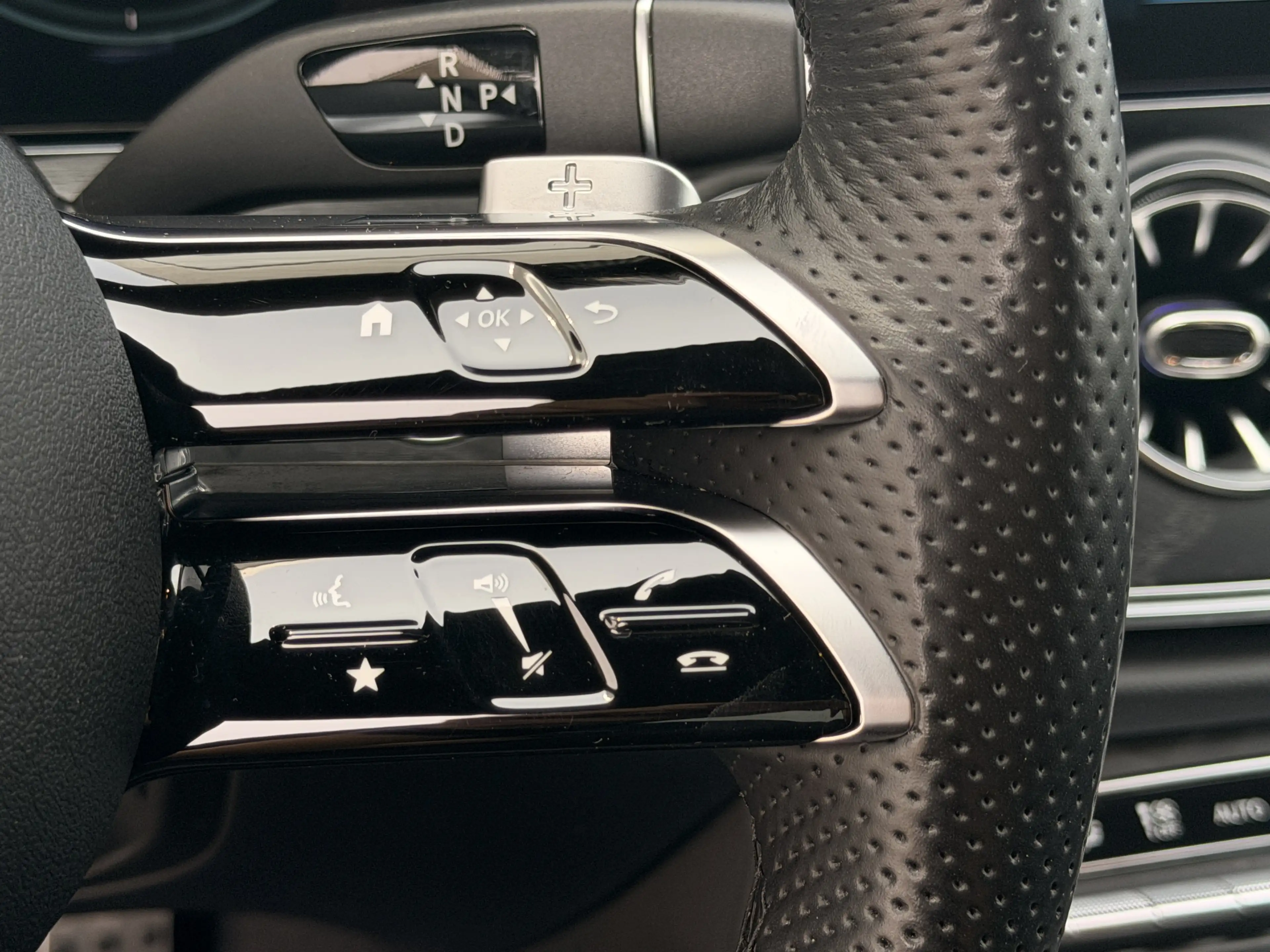 Mercedes-Benz CLS 300 d 4M AMG Line *Night* Burmester* 360°*.. — photo 11
