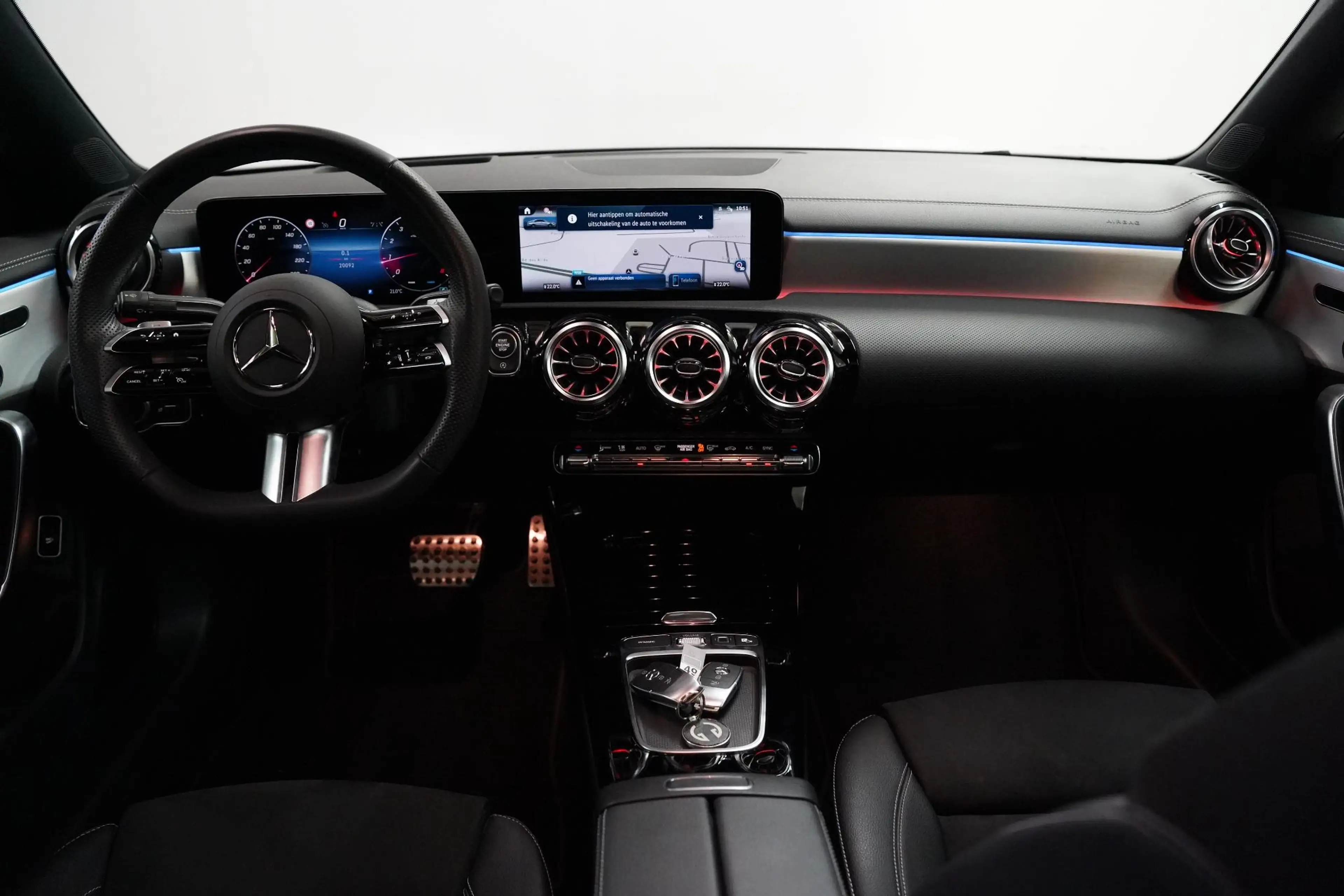 Mercedes-Benz CLA 180 CLA Star Edition | HUD | Pano | 360° | Memory Seat — photo 11