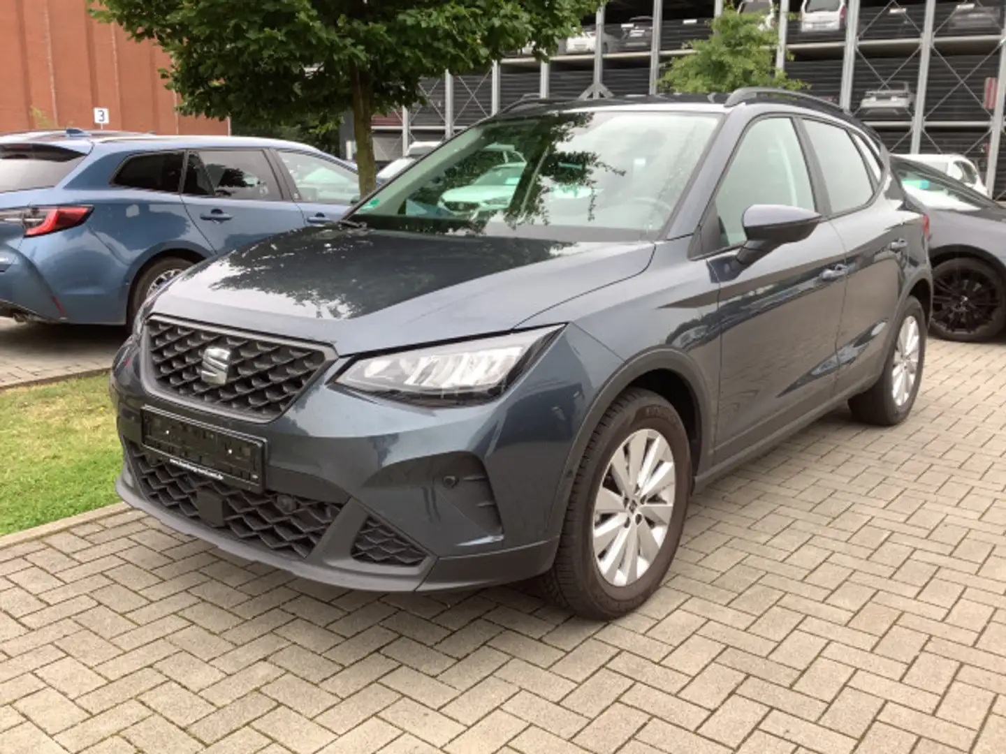SEAT Arona 1.0 TSI Style DSG ACC Keyless CarPlay Cam Grau - 2