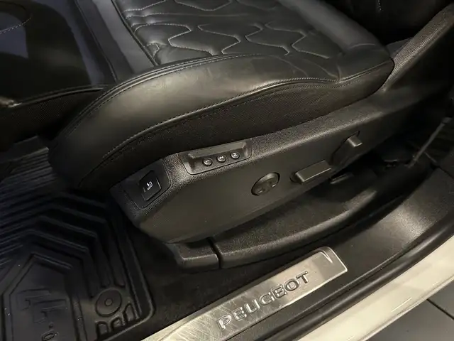 Peugeot 5008 view 17