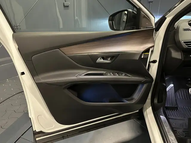 Peugeot 5008 view 14