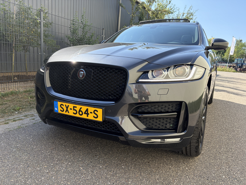 Jaguar F-Pace 2.0 Portfolio AWD 25t / AUTOMAAT / PANORAMADAK / M — photo 31
