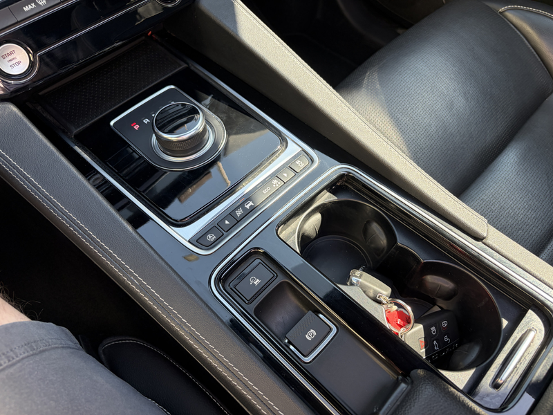 Jaguar F-Pace 2.0 Portfolio AWD 25t / AUTOMAAT / PANORAMADAK / M — photo 15