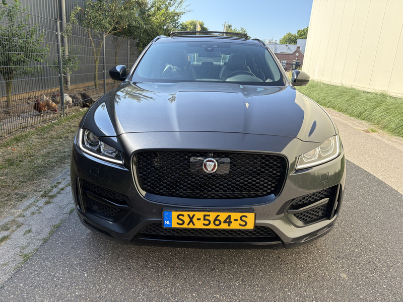 Jaguar F-Pace 2.0 Portfolio AWD 25t / AUTOMAAT / PANORAMADAK / M — photo 30