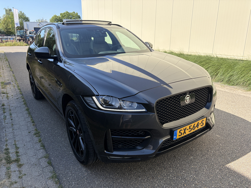 Jaguar F-Pace 2.0 Portfolio AWD 25t / AUTOMAAT / PANORAMADAK / M — photo 29