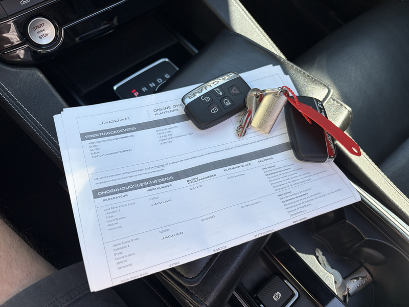Jaguar F-Pace 2.0 Portfolio AWD 25t / AUTOMAAT / PANORAMADAK / M — photo 18