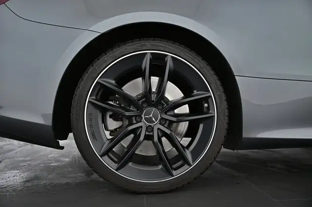Mercedes-Benz E-Class view 15