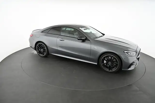 Mercedes-Benz E-Class view 8