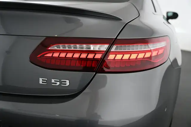 Mercedes-Benz E-Class view 14