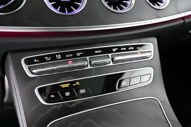 Mercedes-Benz E-Class view 22