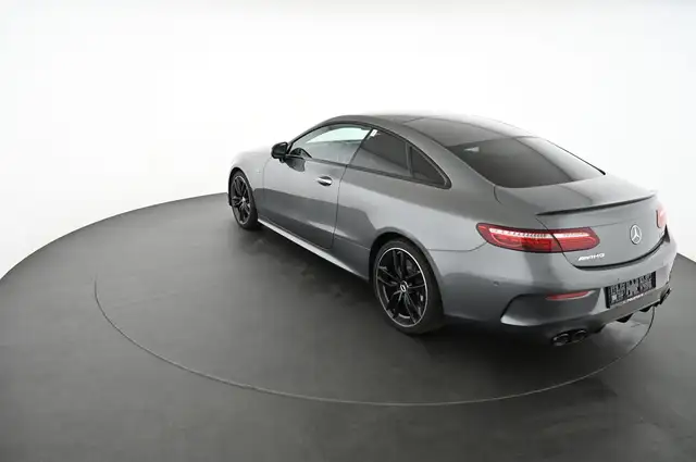Mercedes-Benz E-Class view 9
