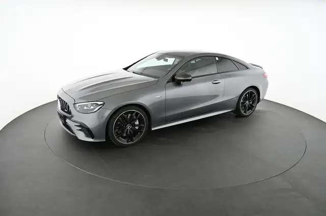Mercedes-Benz E-Class view 3