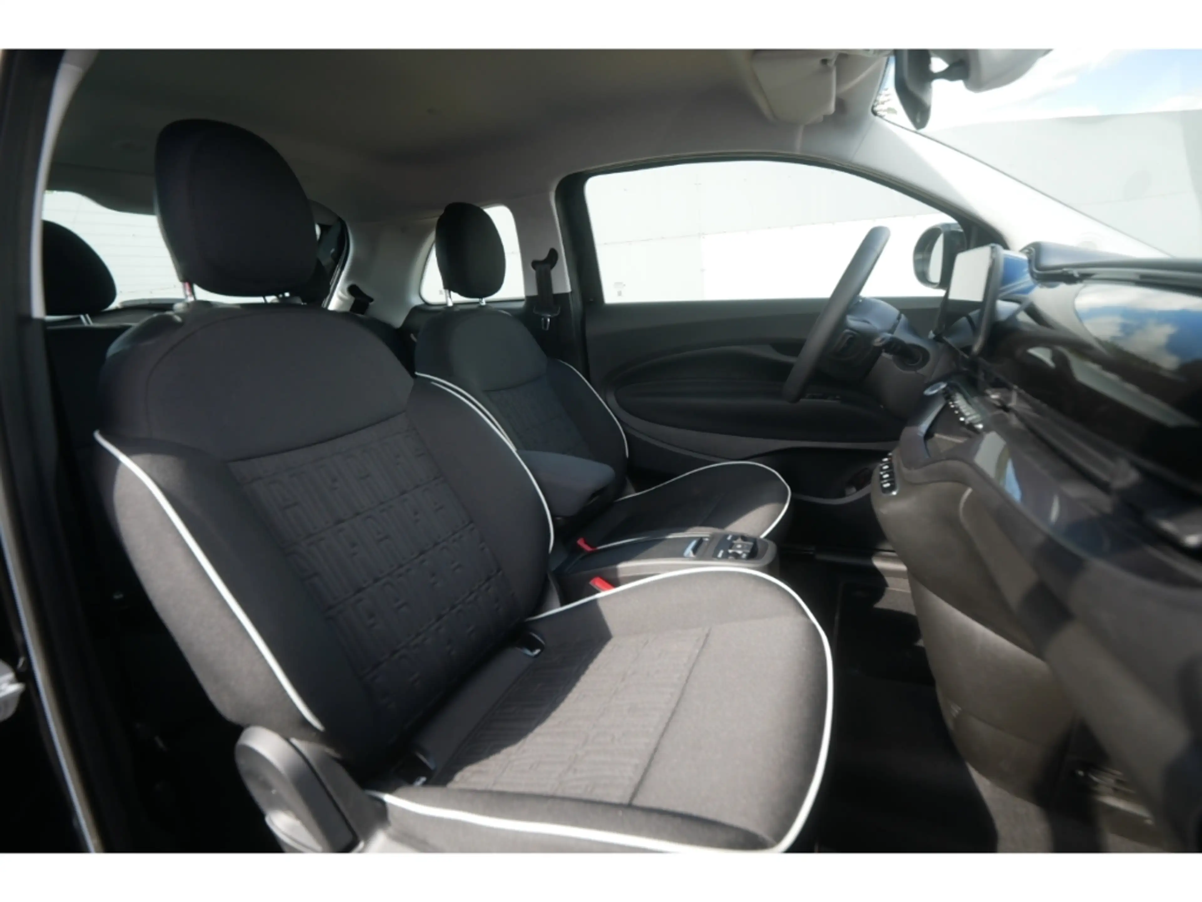 Fiat 500e AT 42 Kwh 118PS KOMFORT KAMERA SHZ ALU — photo 13