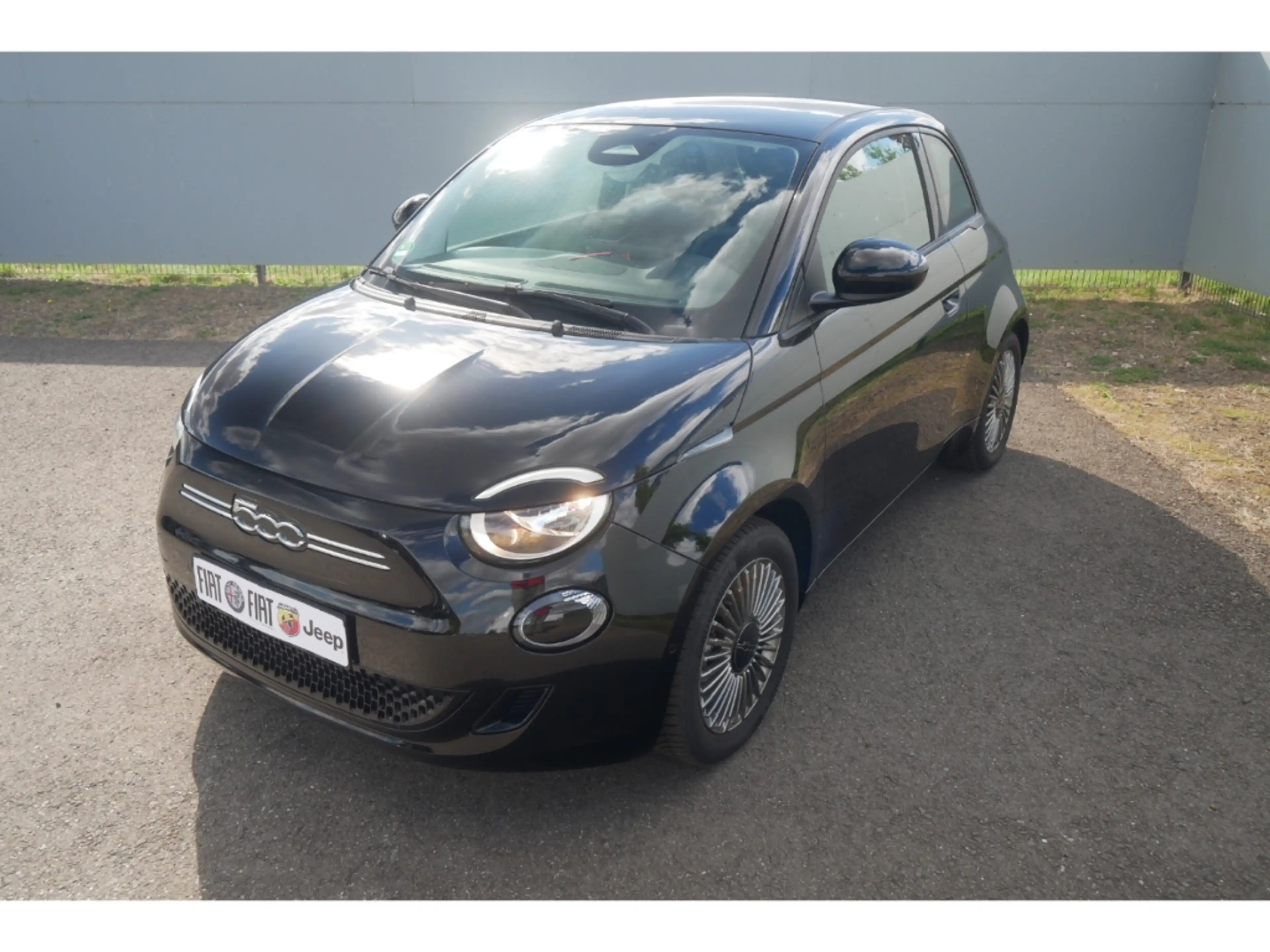Fiat 500e AT 42 Kwh 118PS KOMFORT KAMERA SHZ ALU — photo 7