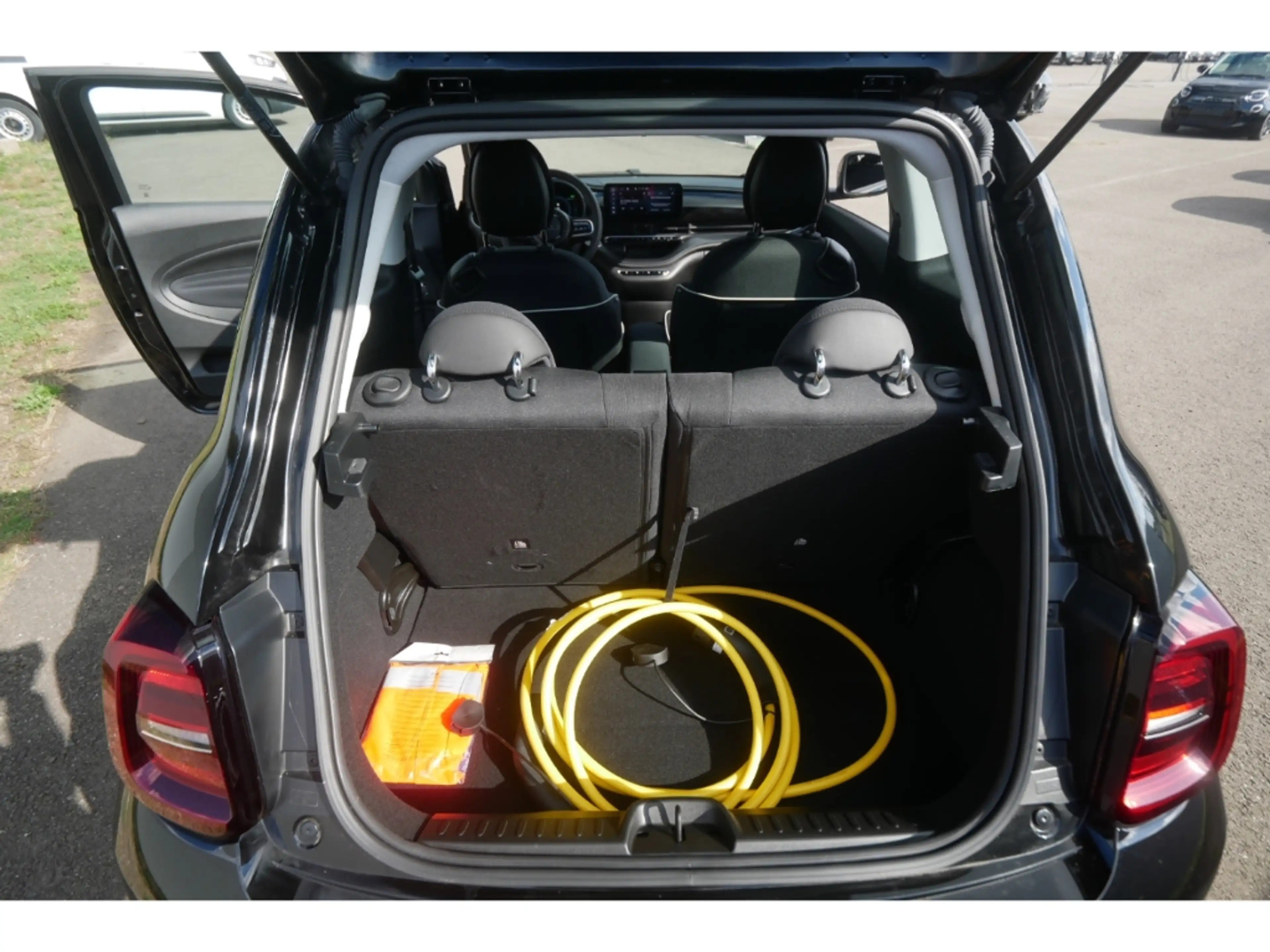 Fiat 500e AT 42 Kwh 118PS KOMFORT KAMERA SHZ ALU — photo 15