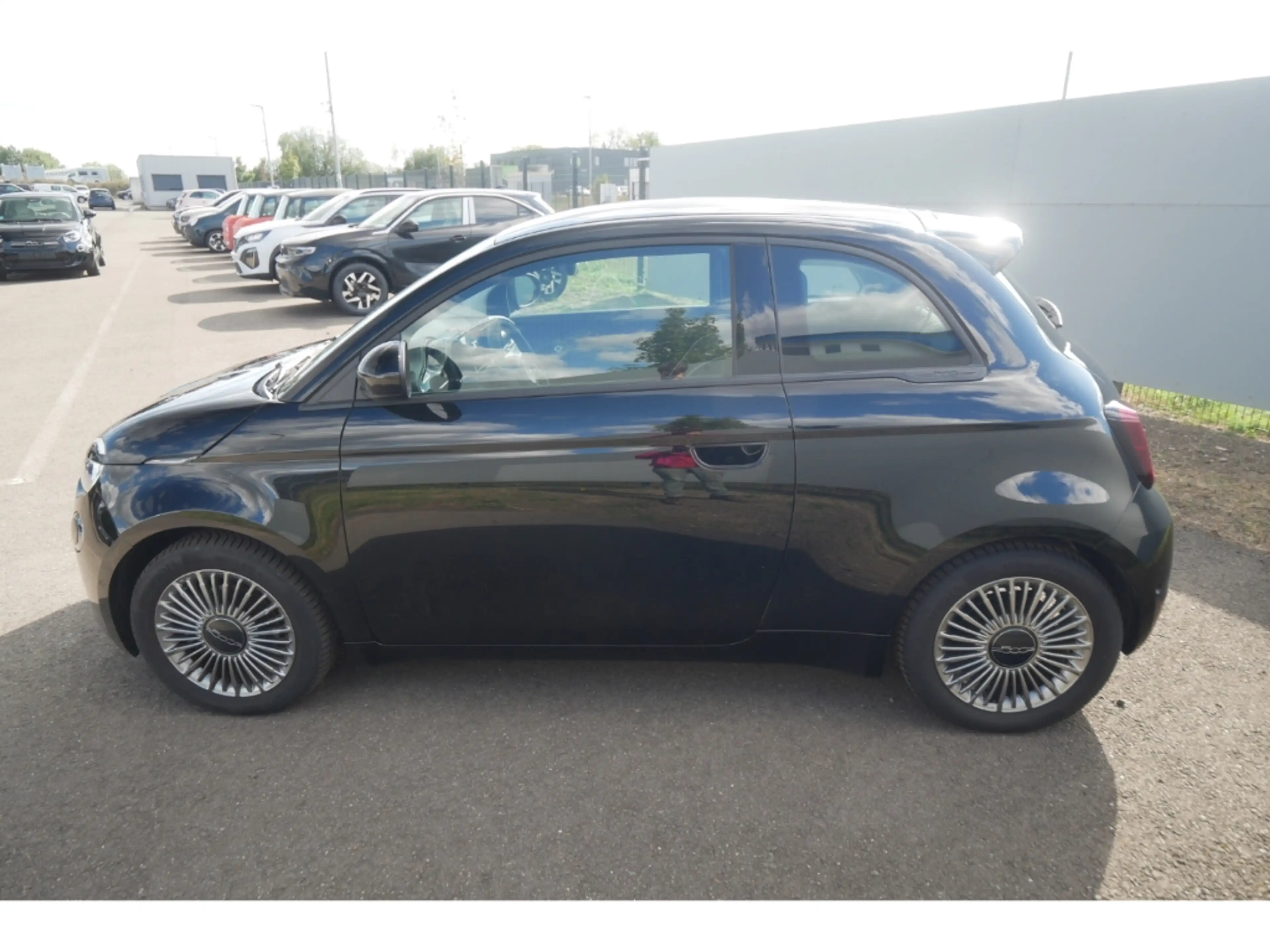 Fiat 500e AT 42 Kwh 118PS KOMFORT KAMERA SHZ ALU — photo 6