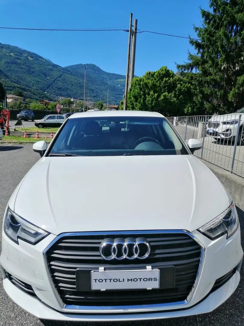 Audi A3 A3 Sportback 30 1.5 g-tron Business 131cv s-tronic Bianco - 2