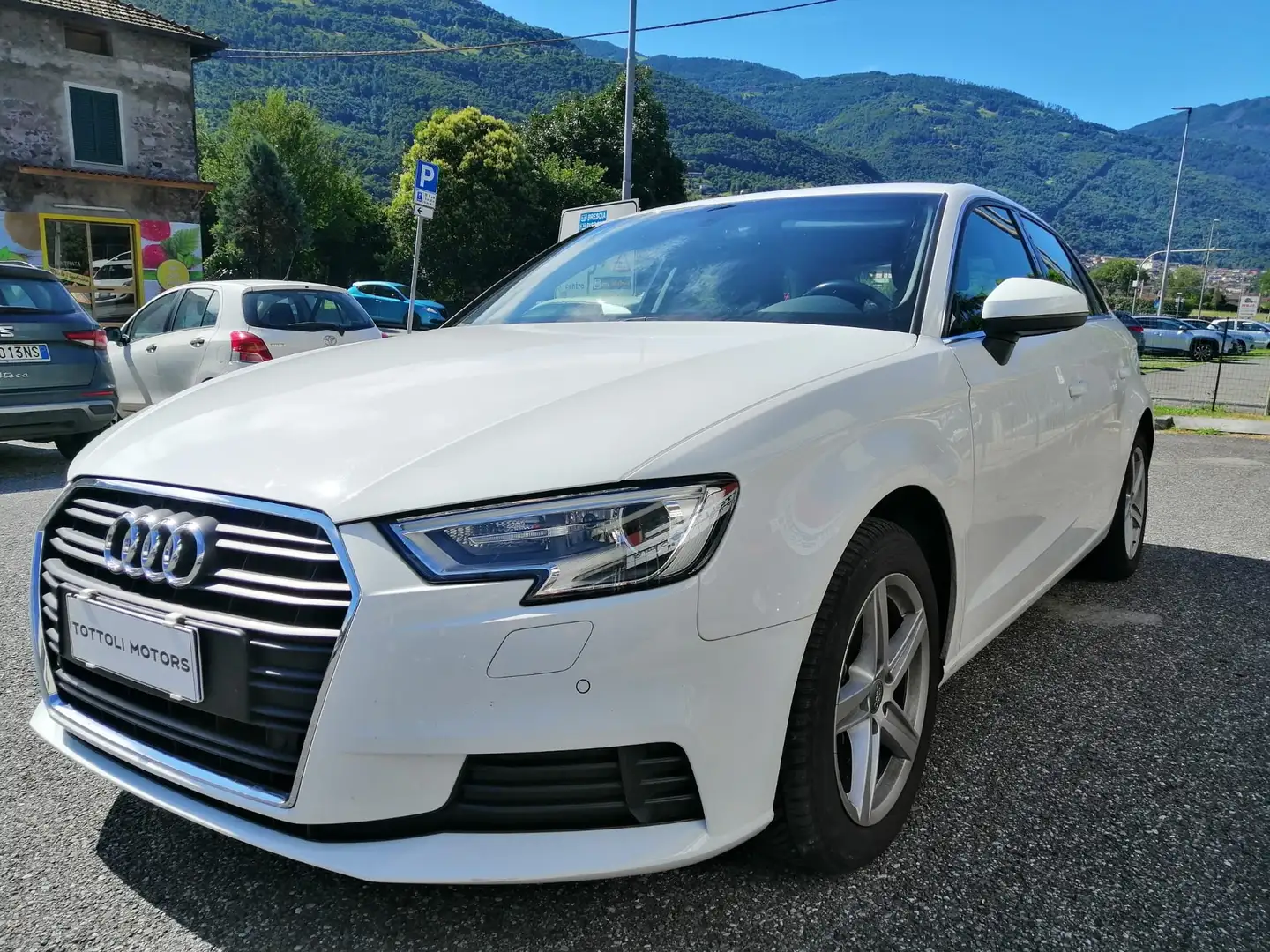 Audi A3 A3 Sportback 30 1.5 g-tron Business 131cv s-tronic Bianco - 1