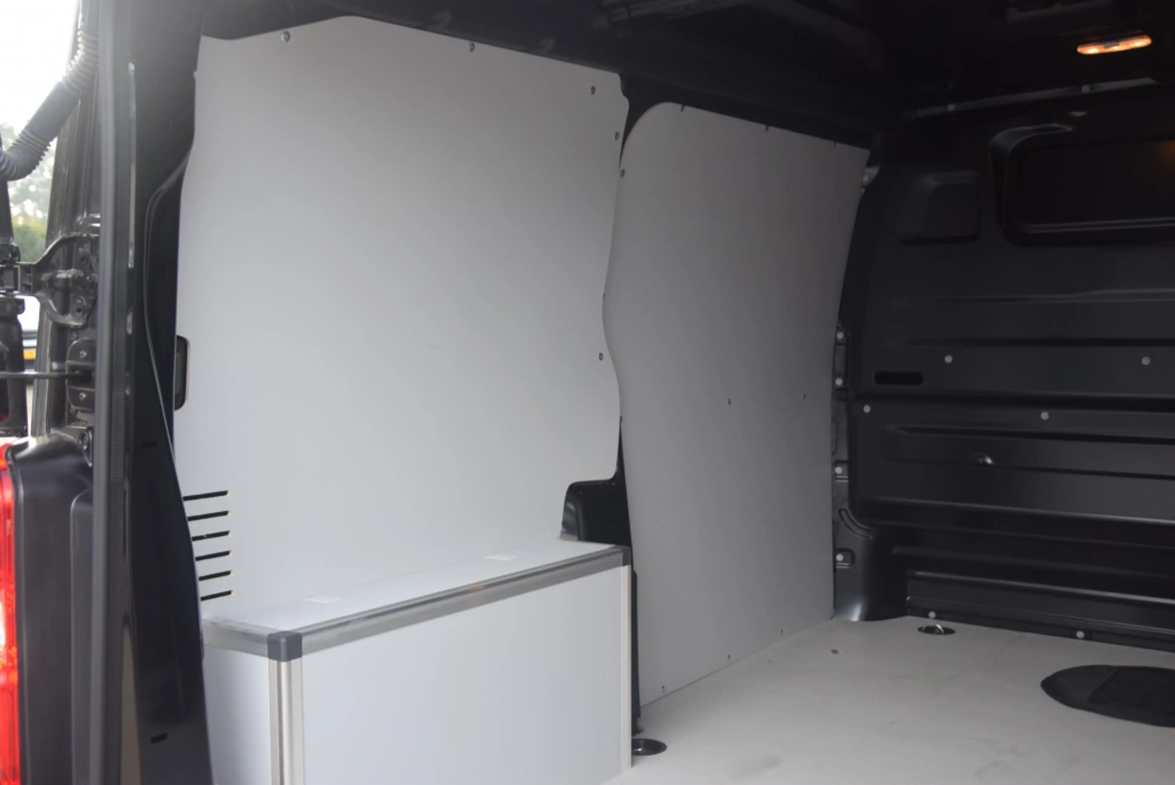 Opel Vivaro-e Electric L2 75kWh Facelift/Bank/PDC/Carplay — photo 13