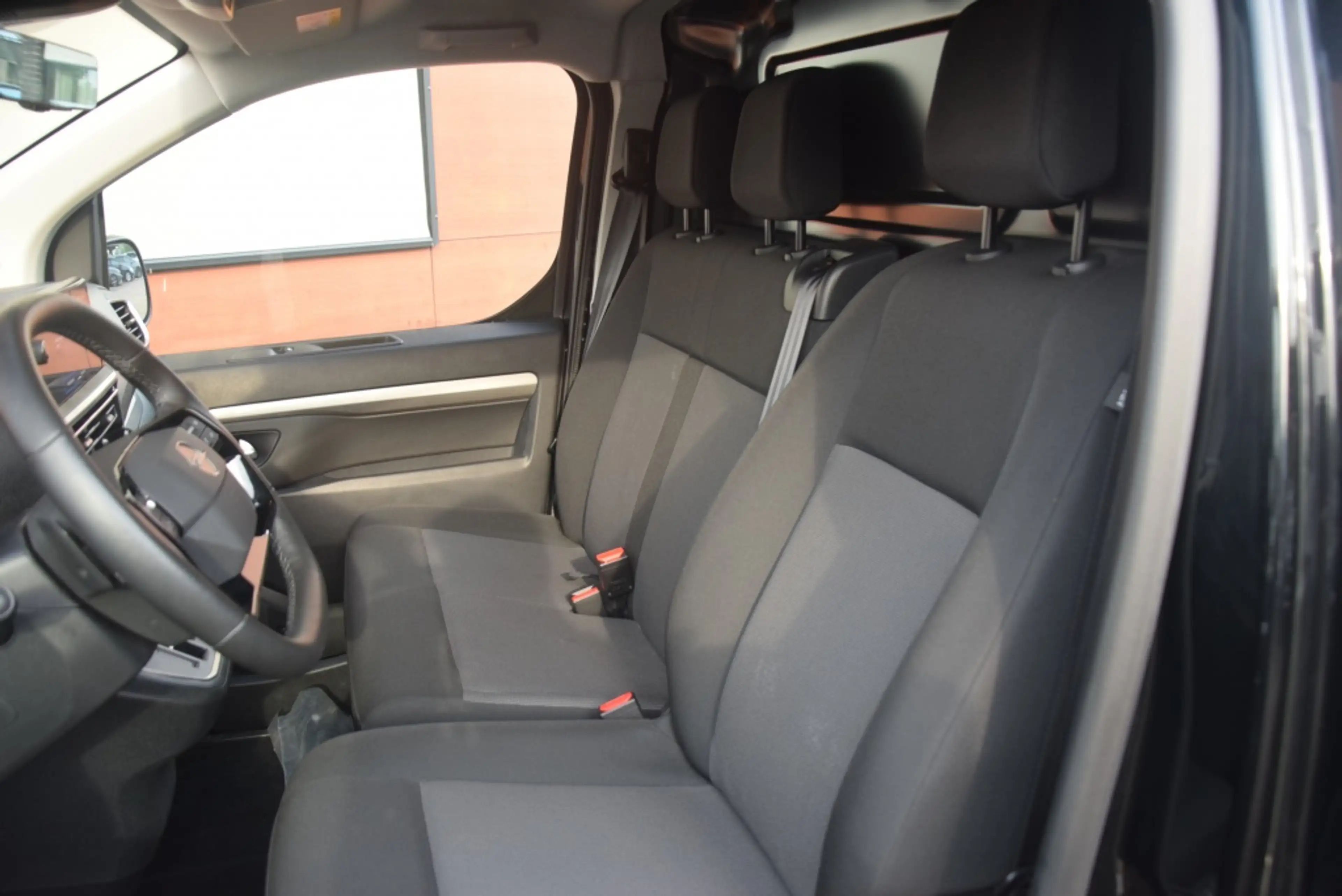 Opel Vivaro-e Electric L2 75kWh Facelift/Bank/PDC/Carplay — photo 7