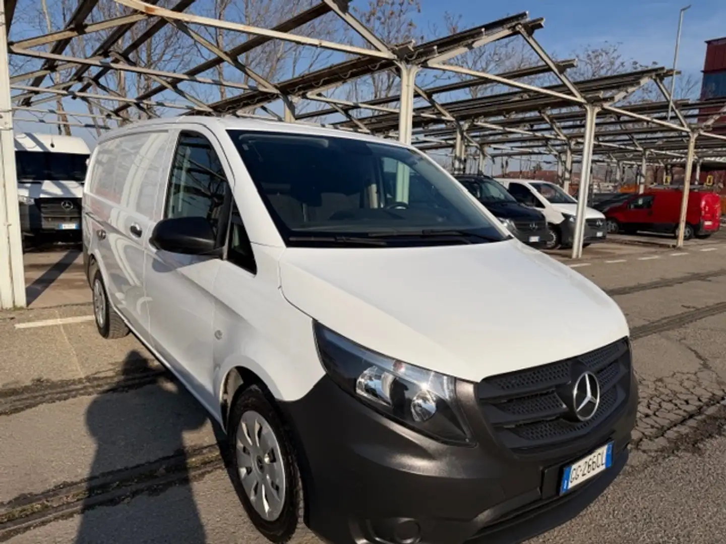 Mercedes-Benz Vito 110 furgone long Weiß - 2