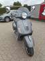 Vespa GTS 300 Grijs - thumbnail 3