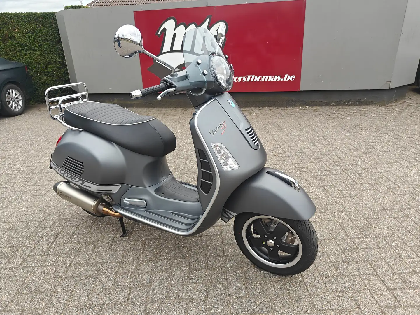 Vespa GTS 300 Grijs - 1