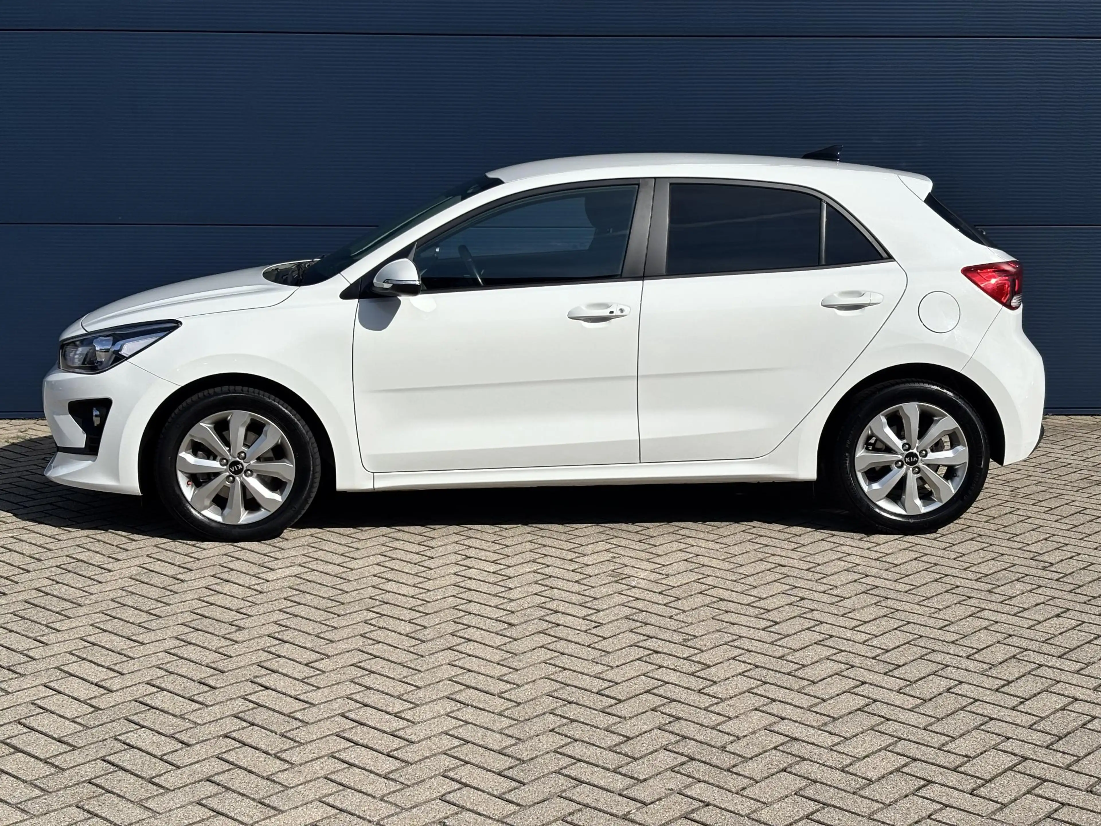 Kia Rio 1.0 T-GDi MHEV DynamicPlusLine | Navigatie | Parke — photo 4